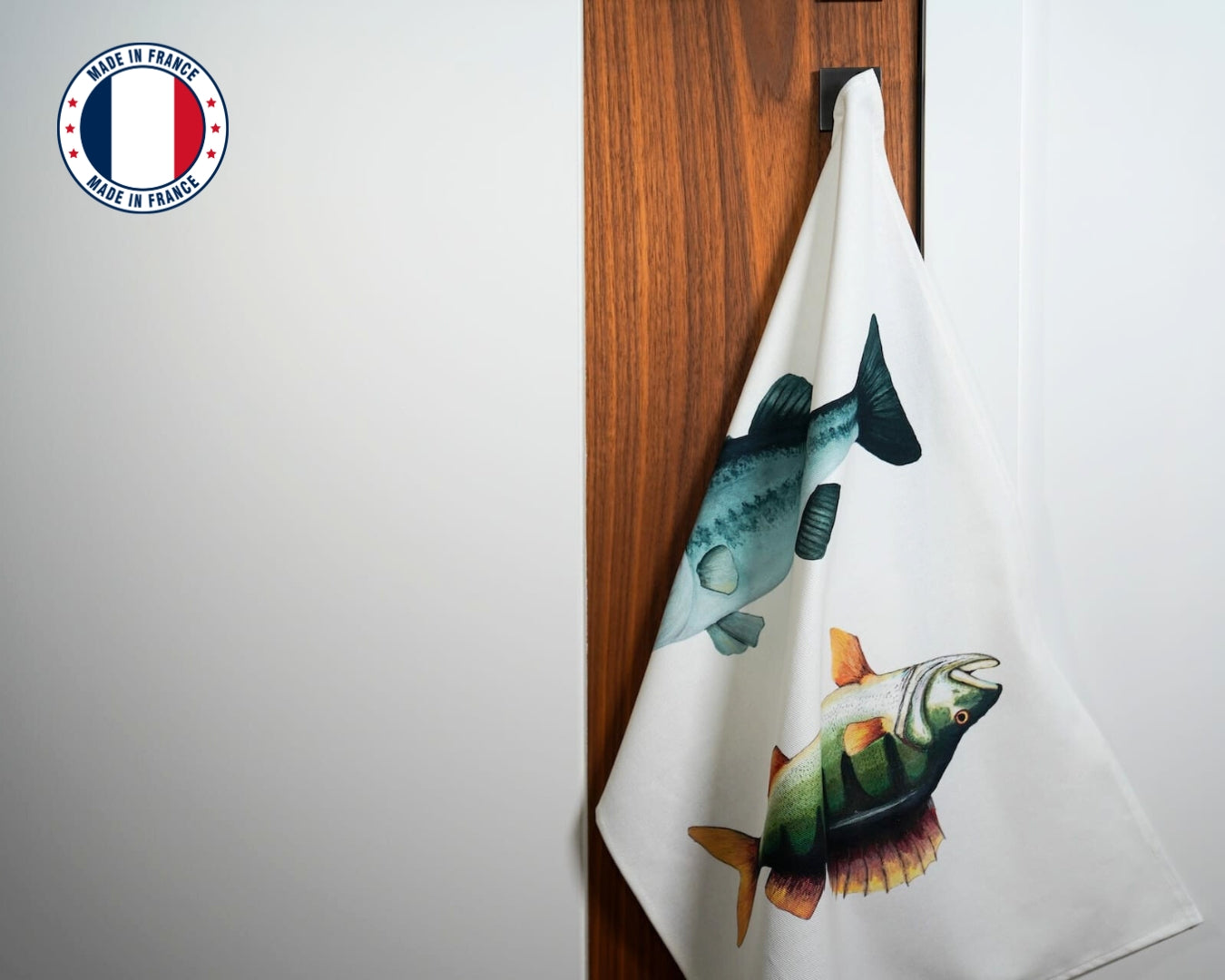 100% cotton tea towel: Freshwater predators